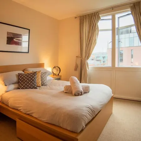 Luxury City Centre - Pool Table (adults Only) Apartman Bristol